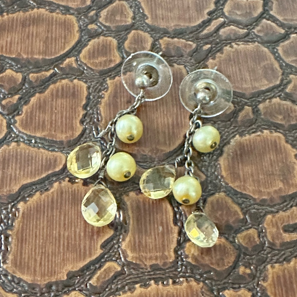 Vintage Cream Pearls & Prism Faceted Crystals Dangle Drop Pierced Earrings.